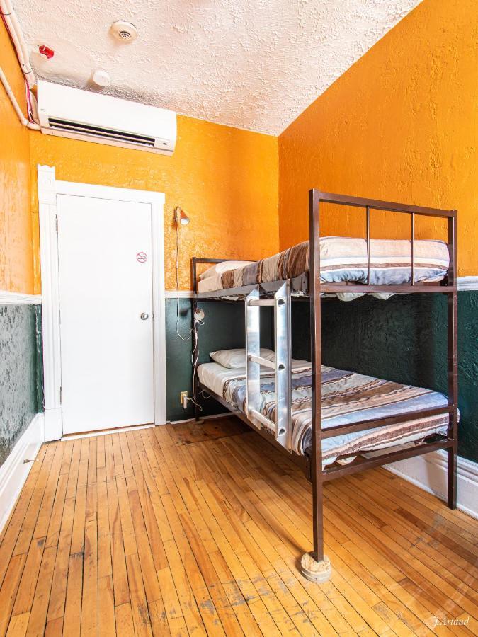 Auberge Du Plateau Hostel *